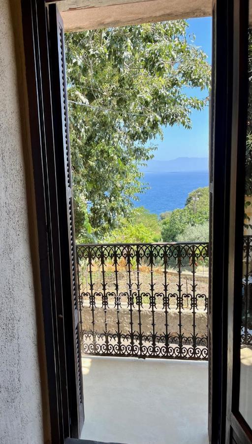 Charmant Duplex Au Coeur De Cargese Vue Mer Екстер'єр фото